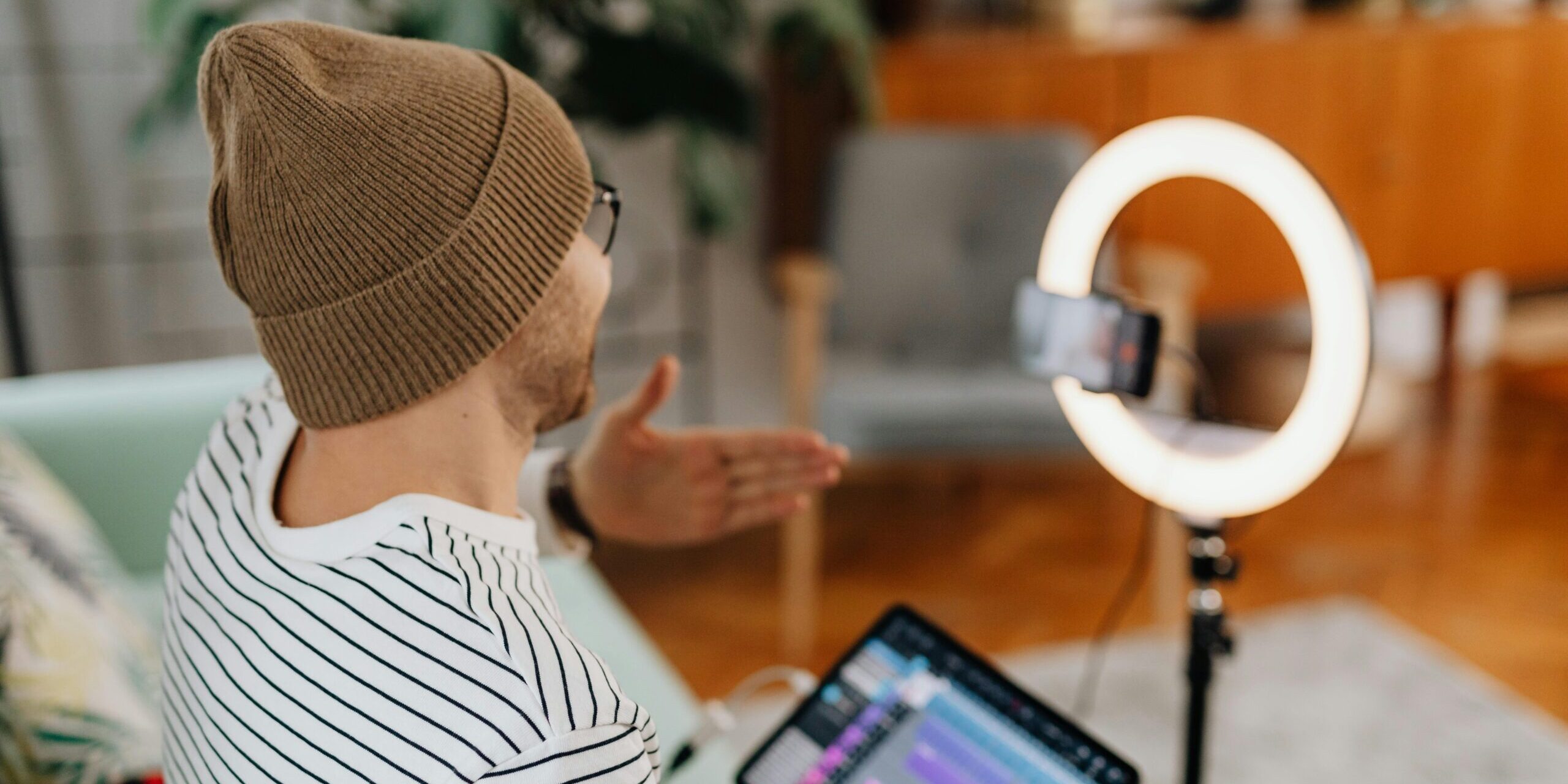 how to hire an influencer